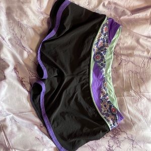 Great Lululemon size 12 shorts with back zipper pocket, barely worn